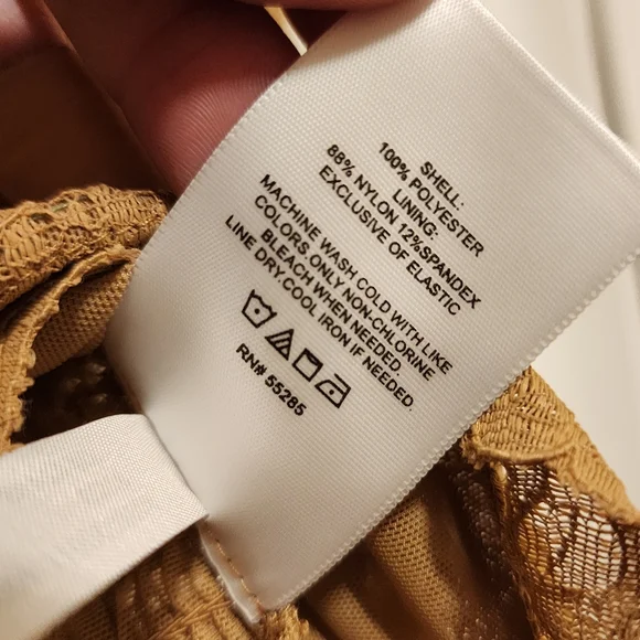 NEW Express Lace Smocked Back Sleeveless Blouse Dusty Gold - Picture 6 of 10